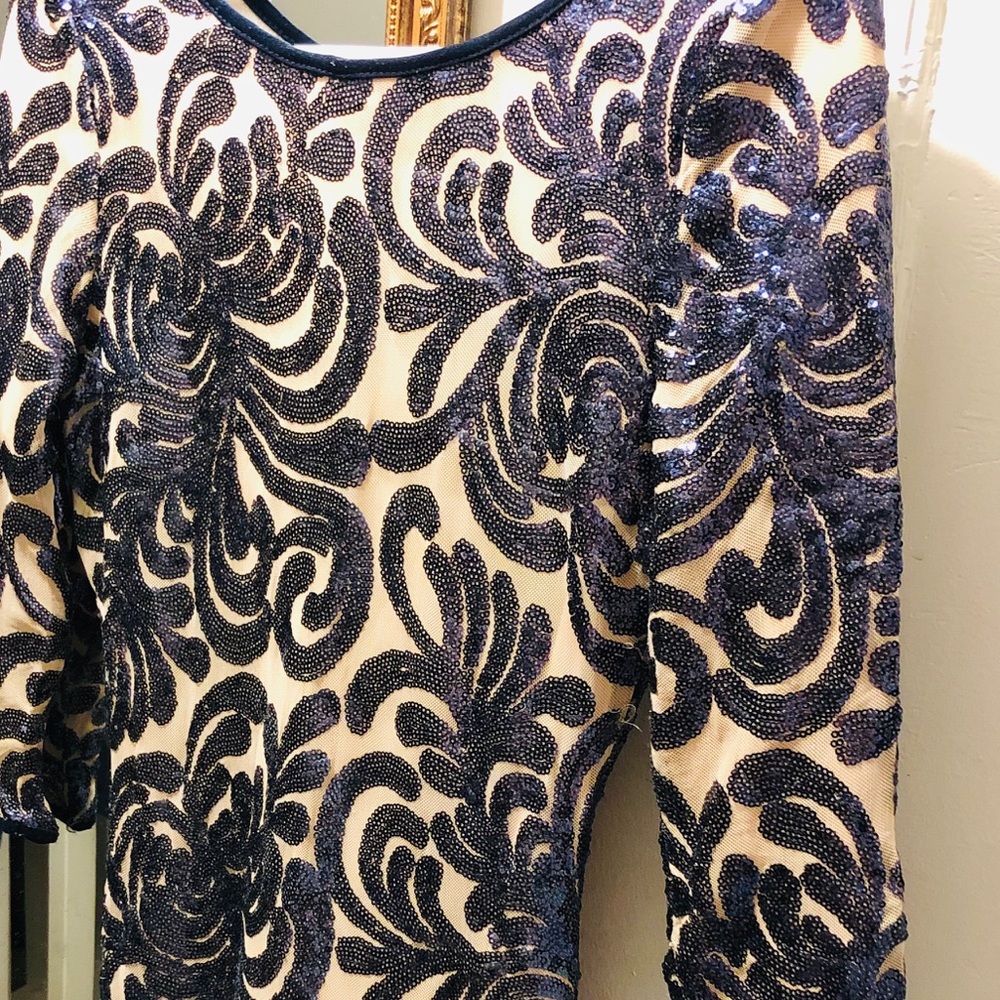 Dress - Picture 2 of 4